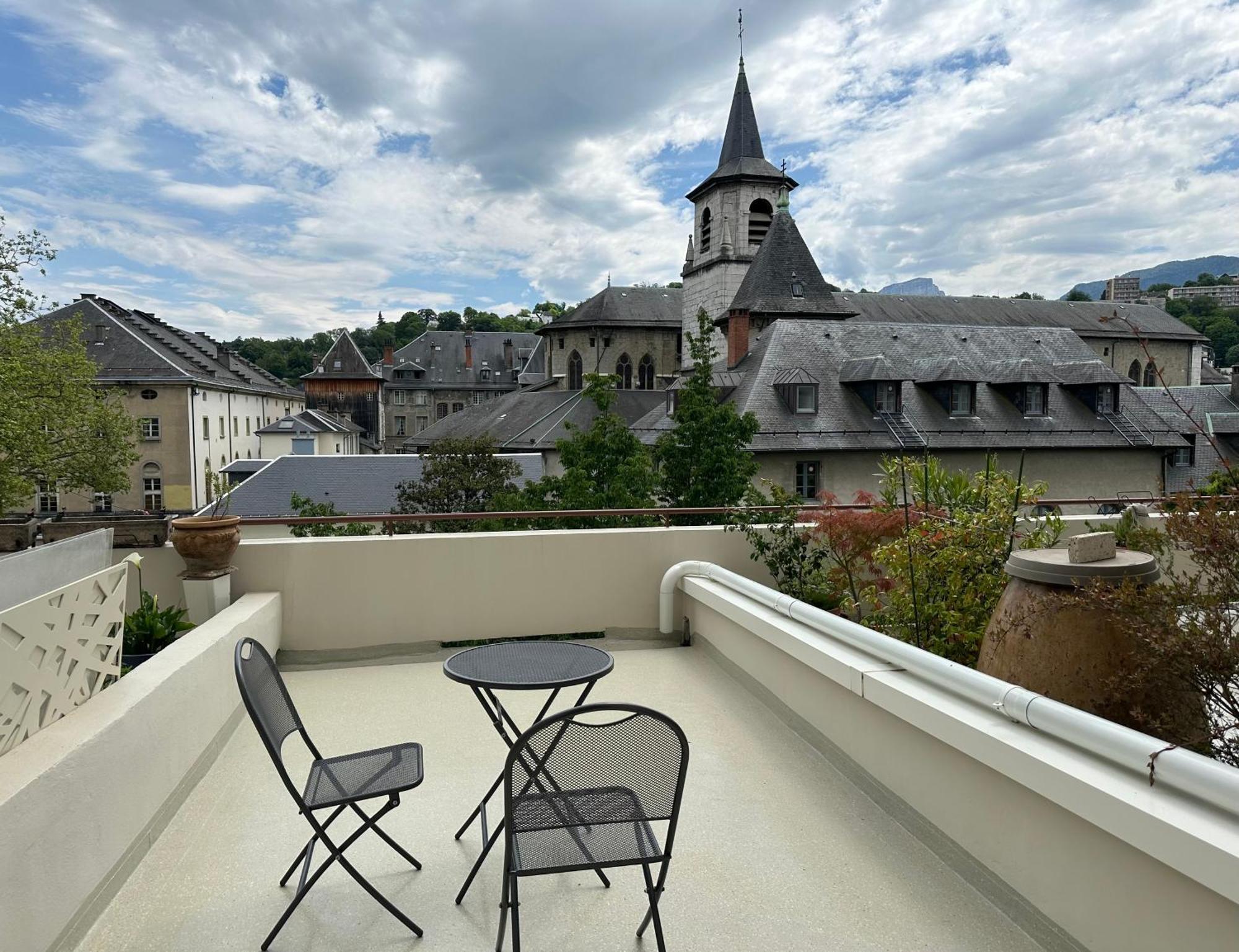 Apartmán Ma Terrasse Sur Le Musee Chambéry Exteriér fotografie